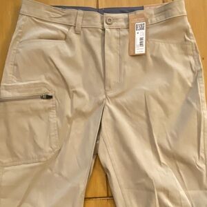 Eddie Bauer men’s Rainer pants 34“ x 30“ tan new tag UPF 50 pockets lightweight
